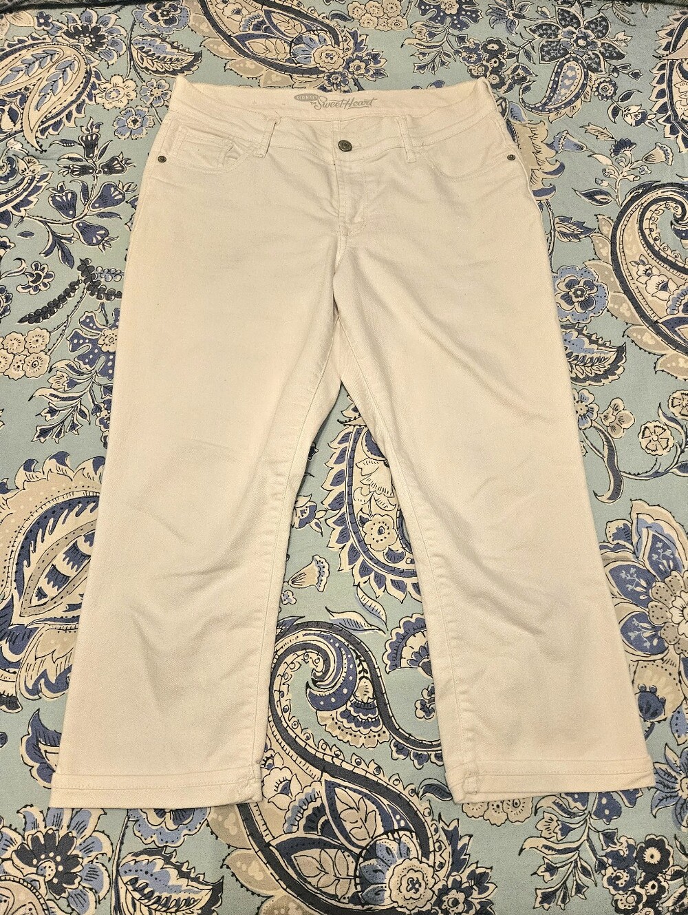 Old Navy White Cuffed Capri Jeans